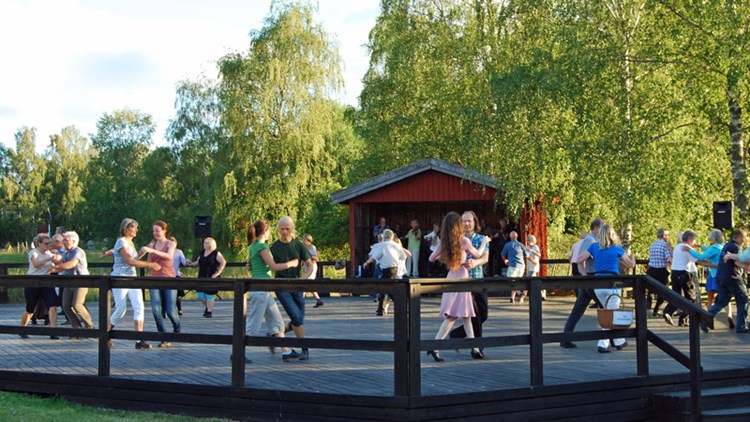 Kvällsöppet med gammaldans