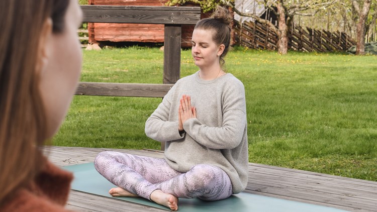 Sommaryoga på Disagården