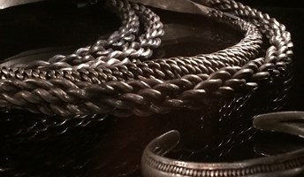Halsringar från järnåldern, i silver.