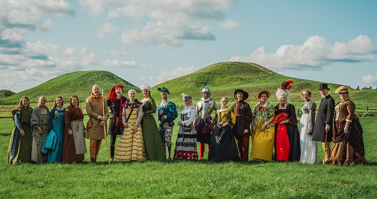 Historisk modevisning och workshops
