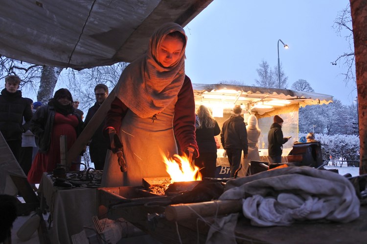 smed under julmarknad